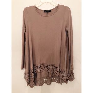 Lulu’s Taupe Shirt